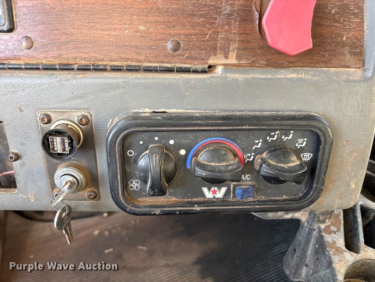 image for item FC2073 2007 Western Star 4900EX semi truck