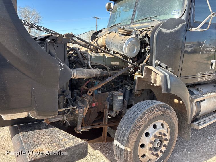 image for item FC2073 2007 Western Star 4900EX semi truck
