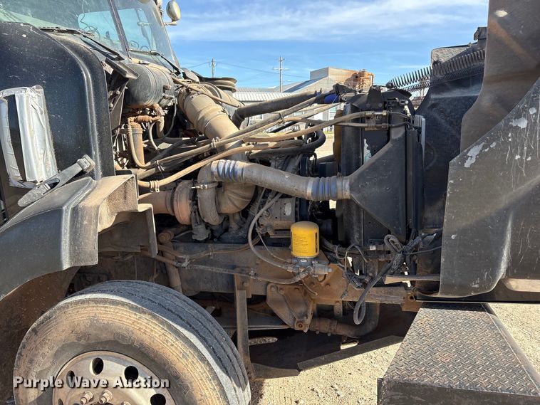 image for item FC2073 2007 Western Star 4900EX semi truck