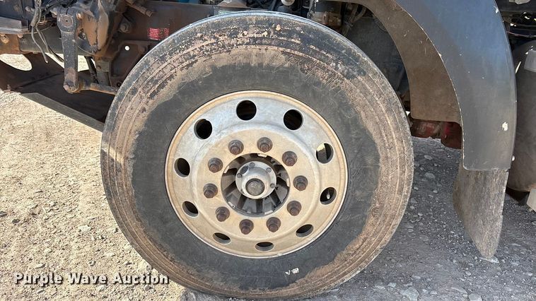 image for item FC2073 2007 Western Star 4900EX semi truck