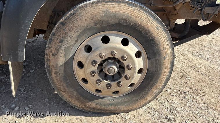 image for item FC2073 2007 Western Star 4900EX semi truck