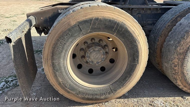 image for item FC2073 2007 Western Star 4900EX semi truck