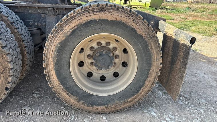 image for item FC2073 2007 Western Star 4900EX semi truck