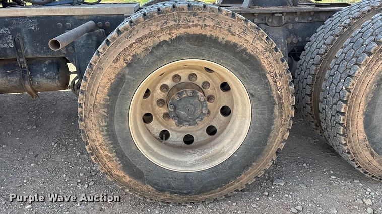 image for item FC2073 2007 Western Star 4900EX semi truck