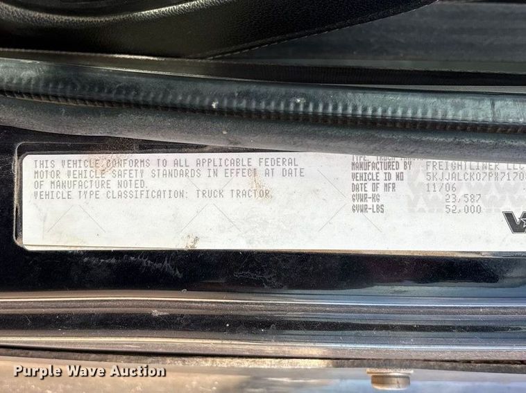 image for item FC2073 2007 Western Star 4900EX semi truck