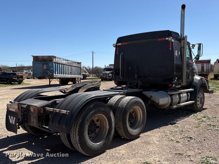 image for item FC2076 2007 Western Star 4900EX semi truck