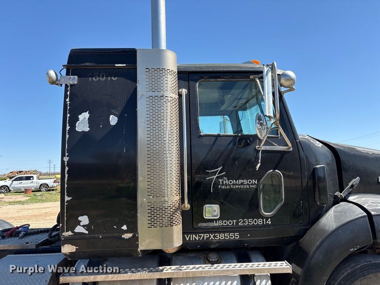 image for item FC2076 2007 Western Star 4900EX semi truck
