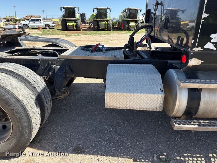 image for item FC2076 2007 Western Star 4900EX semi truck