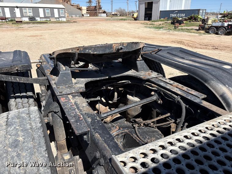 image for item FC2076 2007 Western Star 4900EX semi truck