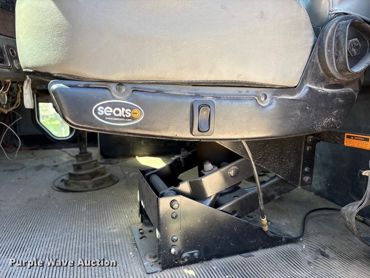 image for item FC2076 2007 Western Star 4900EX semi truck