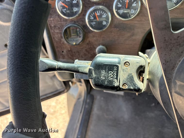image for item FC2076 2007 Western Star 4900EX semi truck