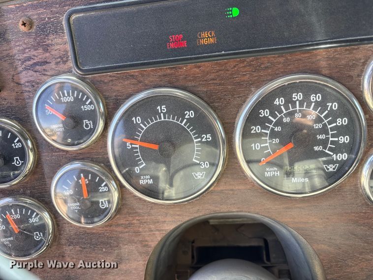 image for item FC2076 2007 Western Star 4900EX semi truck