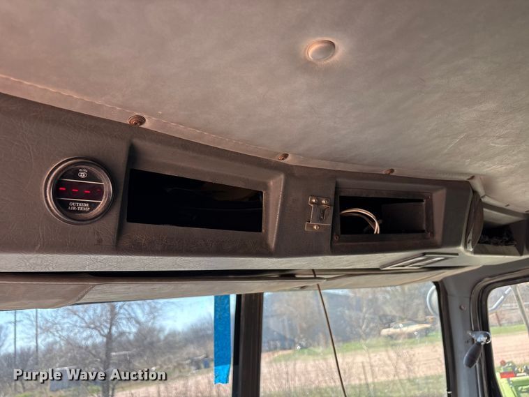 image for item FC2076 2007 Western Star 4900EX semi truck