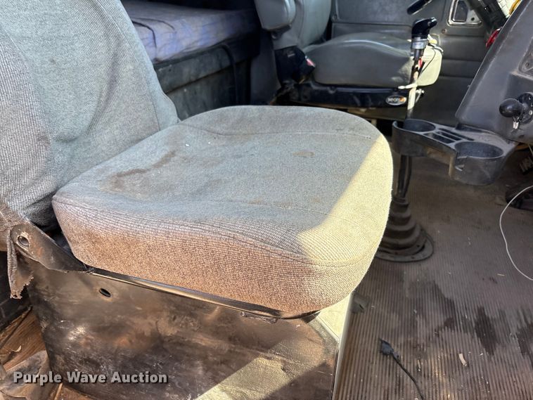 image for item FC2076 2007 Western Star 4900EX semi truck