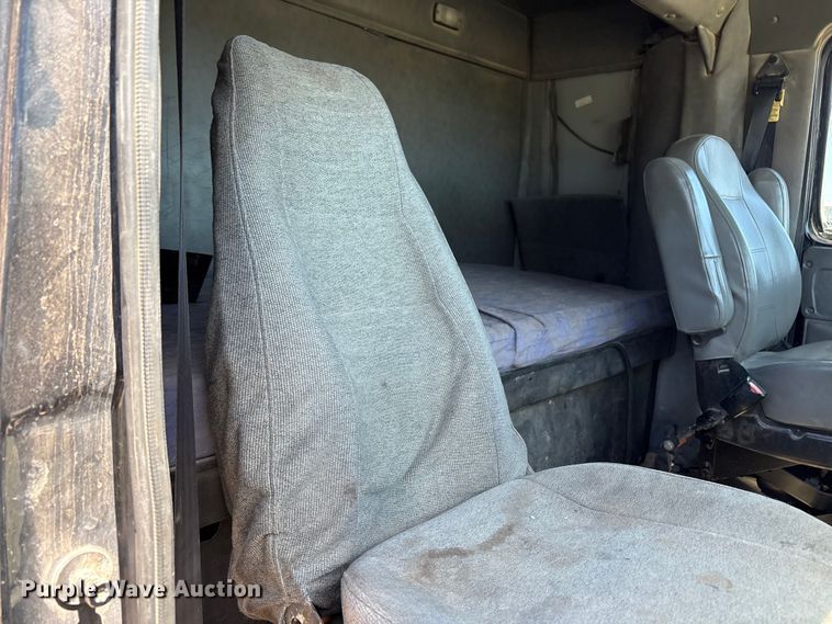 image for item FC2076 2007 Western Star 4900EX semi truck