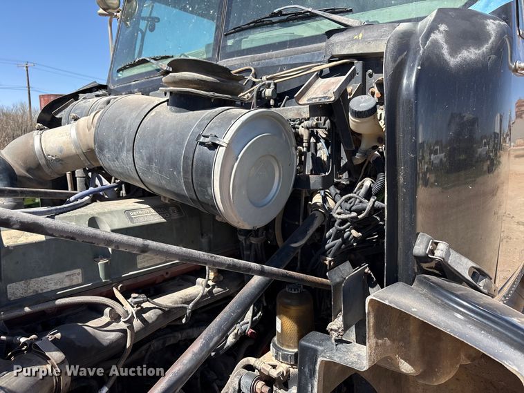 image for item FC2076 2007 Western Star 4900EX semi truck