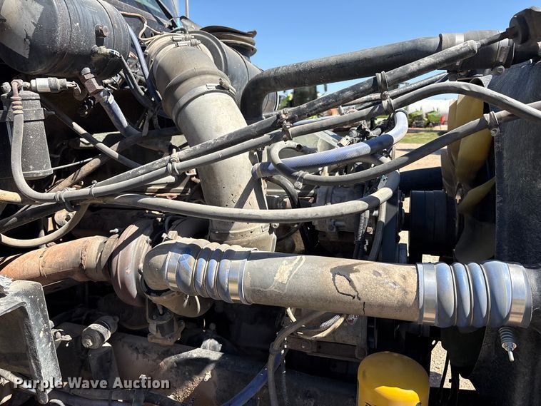 image for item FC2076 2007 Western Star 4900EX semi truck