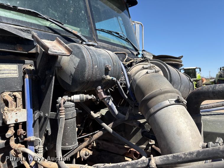 image for item FC2076 2007 Western Star 4900EX semi truck