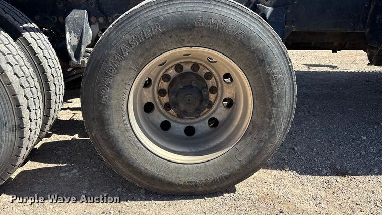image for item FC2076 2007 Western Star 4900EX semi truck