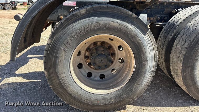image for item FC2076 2007 Western Star 4900EX semi truck