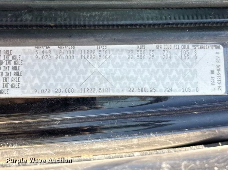 image for item FC2076 2007 Western Star 4900EX semi truck