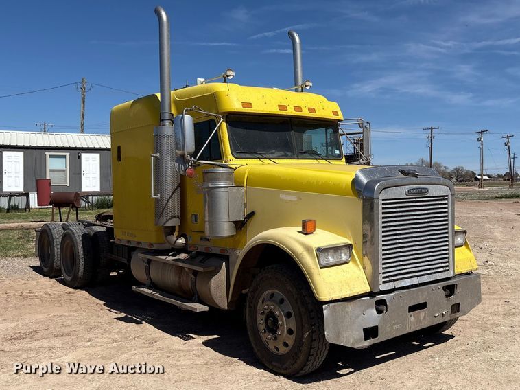 image for item FC2084 2007 Freightliner Classic semi truck