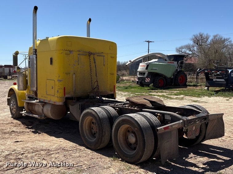 image for item FC2084 2007 Freightliner Classic semi truck