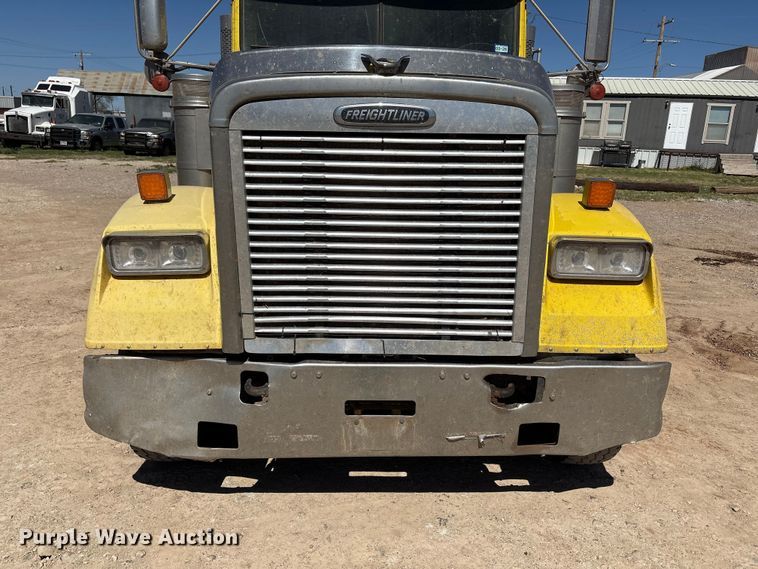 image for item FC2084 2007 Freightliner Classic semi truck