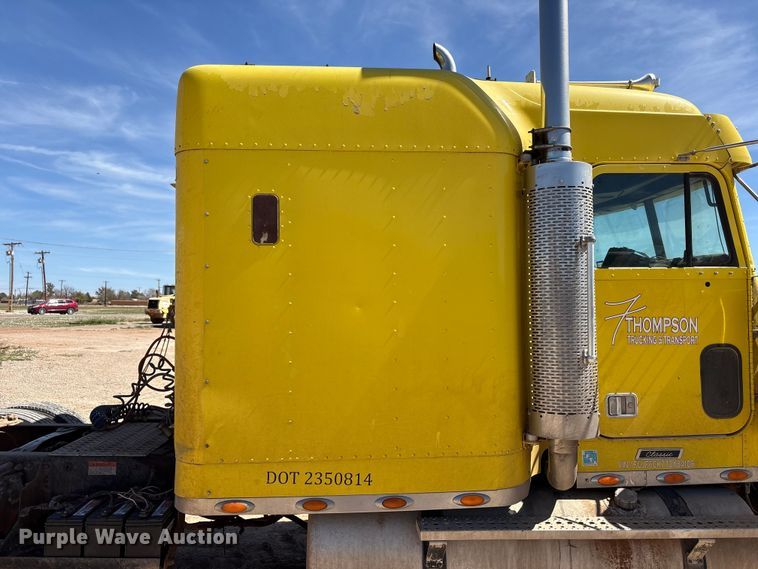 image for item FC2084 2007 Freightliner Classic semi truck