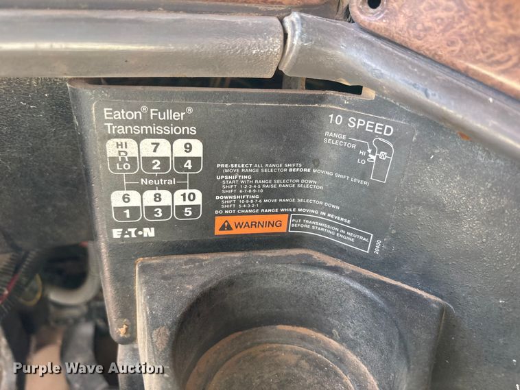 image for item FC2084 2007 Freightliner Classic semi truck