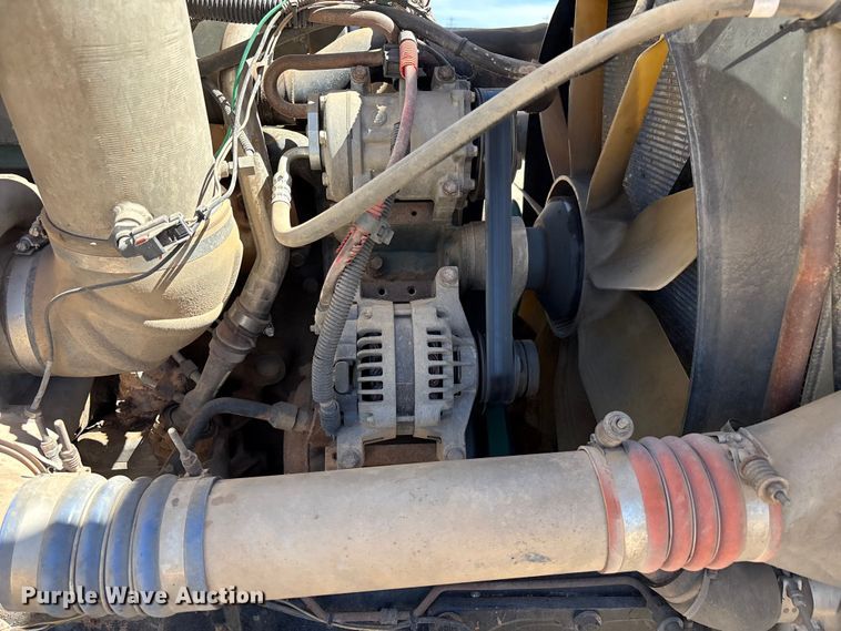 image for item FC2084 2007 Freightliner Classic semi truck