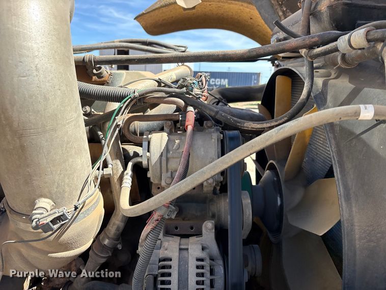 image for item FC2084 2007 Freightliner Classic semi truck