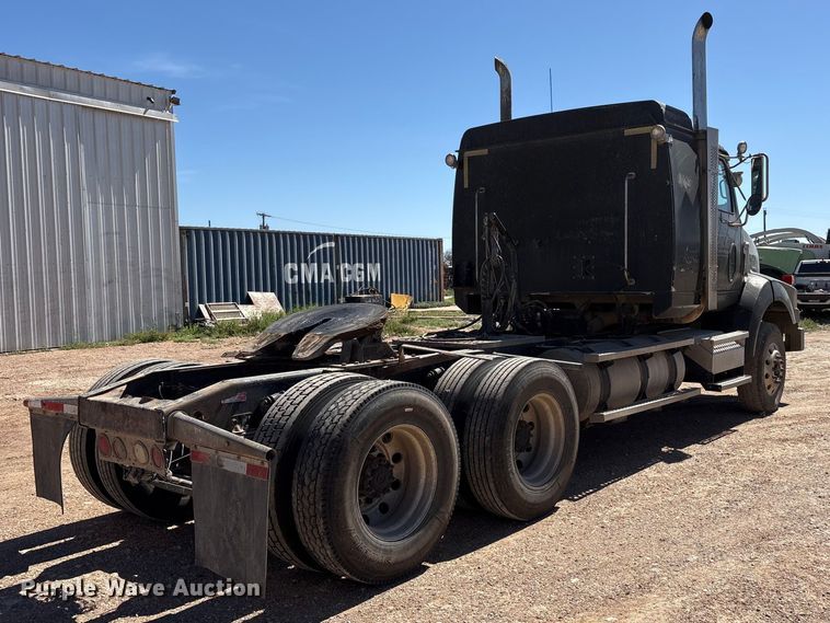 image for item FC2085 2008 Western Star 4900EX semi truck