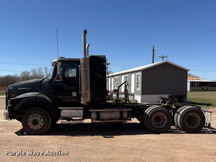 image for item FC2085 2008 Western Star 4900EX semi truck