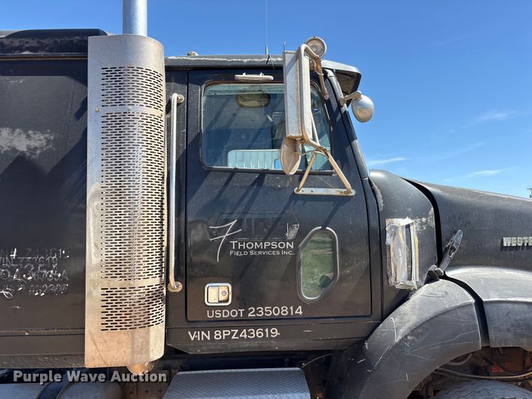 image for item FC2085 2008 Western Star 4900EX semi truck