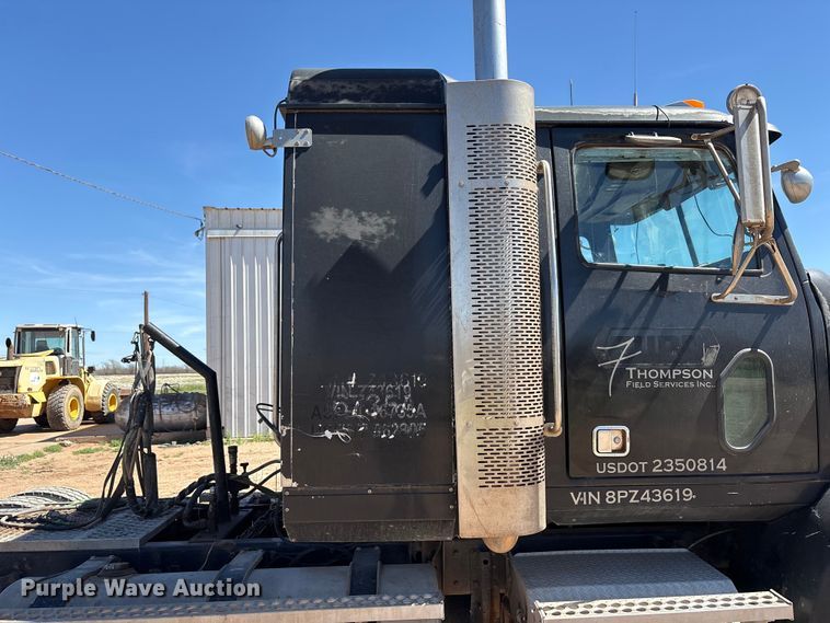 image for item FC2085 2008 Western Star 4900EX semi truck