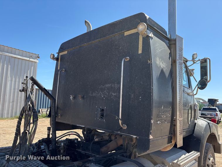 image for item FC2085 2008 Western Star 4900EX semi truck