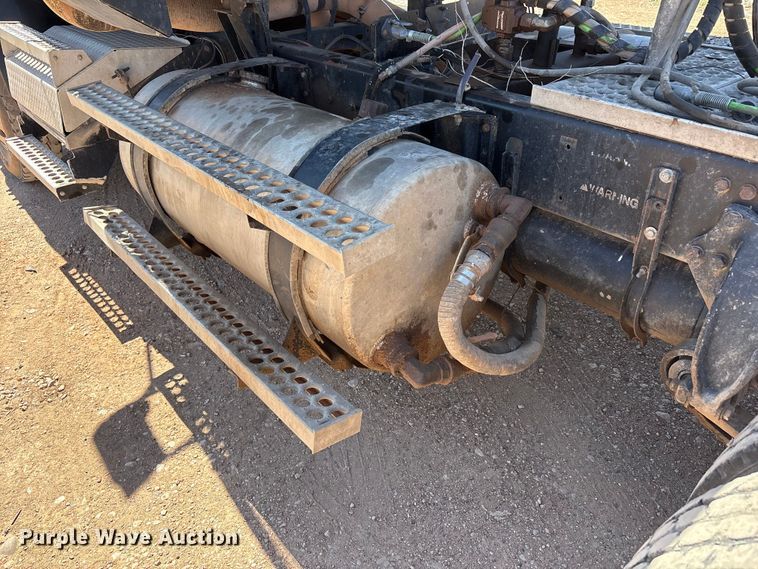 image for item FC2085 2008 Western Star 4900EX semi truck