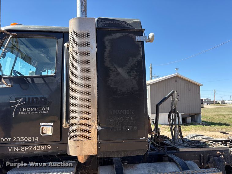 image for item FC2085 2008 Western Star 4900EX semi truck