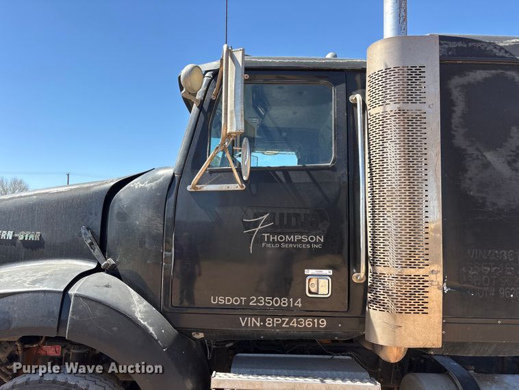image for item FC2085 2008 Western Star 4900EX semi truck