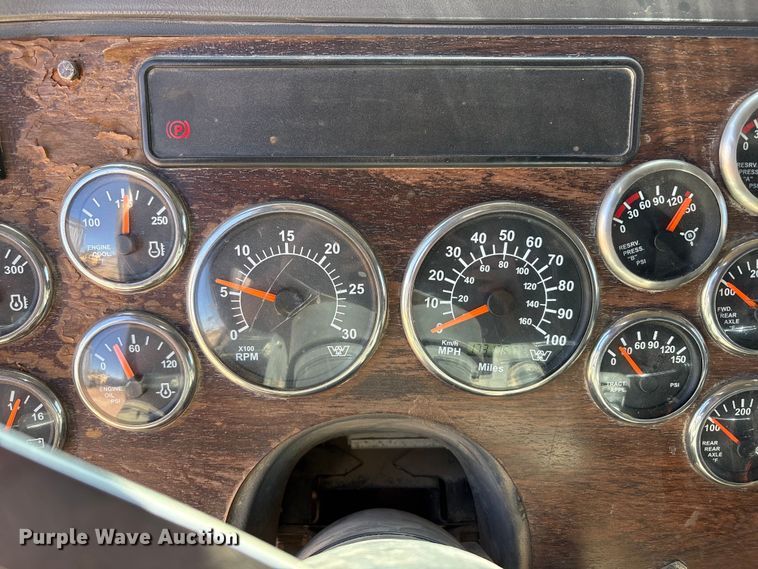 image for item FC2085 2008 Western Star 4900EX semi truck