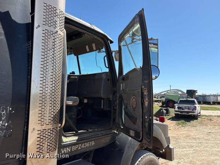 image for item FC2085 2008 Western Star 4900EX semi truck