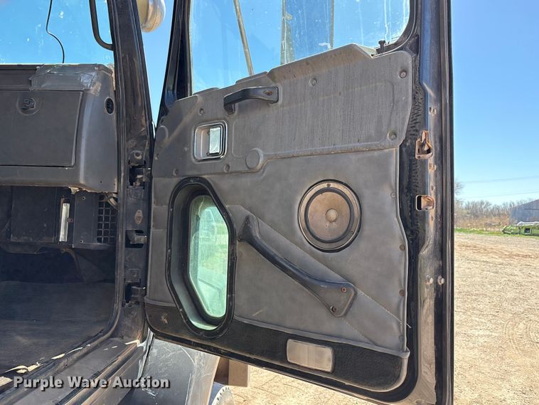 image for item FC2085 2008 Western Star 4900EX semi truck
