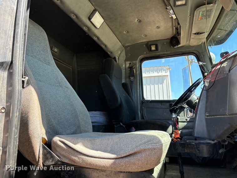 image for item FC2085 2008 Western Star 4900EX semi truck