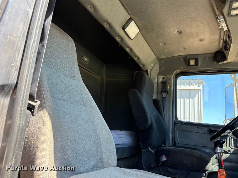 image for item FC2085 2008 Western Star 4900EX semi truck