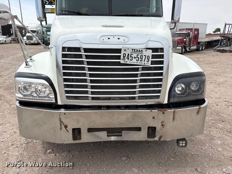 image for item FC2197 2005 Freightliner CST120 semi truck