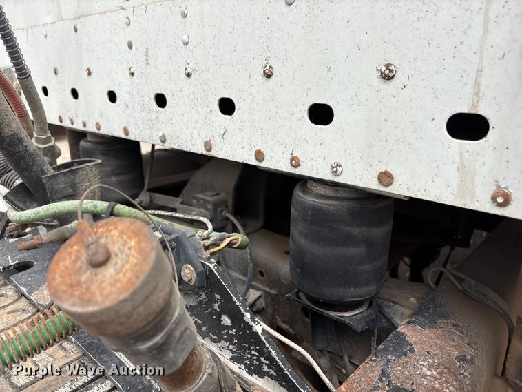 image for item FC2197 2005 Freightliner CST120 semi truck