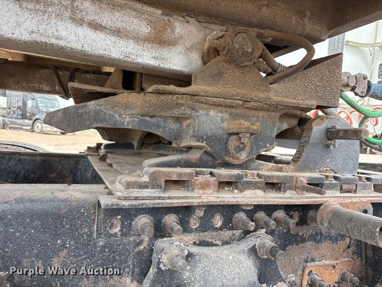 image for item FC2197 2005 Freightliner CST120 semi truck