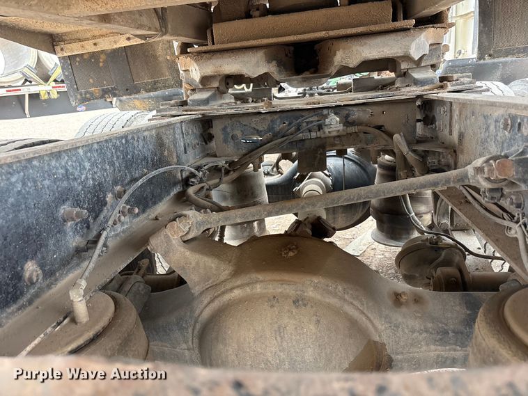 image for item FC2197 2005 Freightliner CST120 semi truck