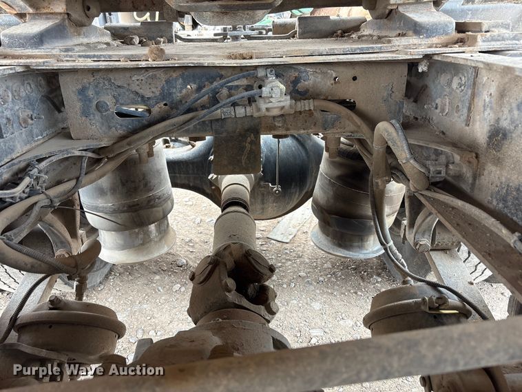 image for item FC2197 2005 Freightliner CST120 semi truck